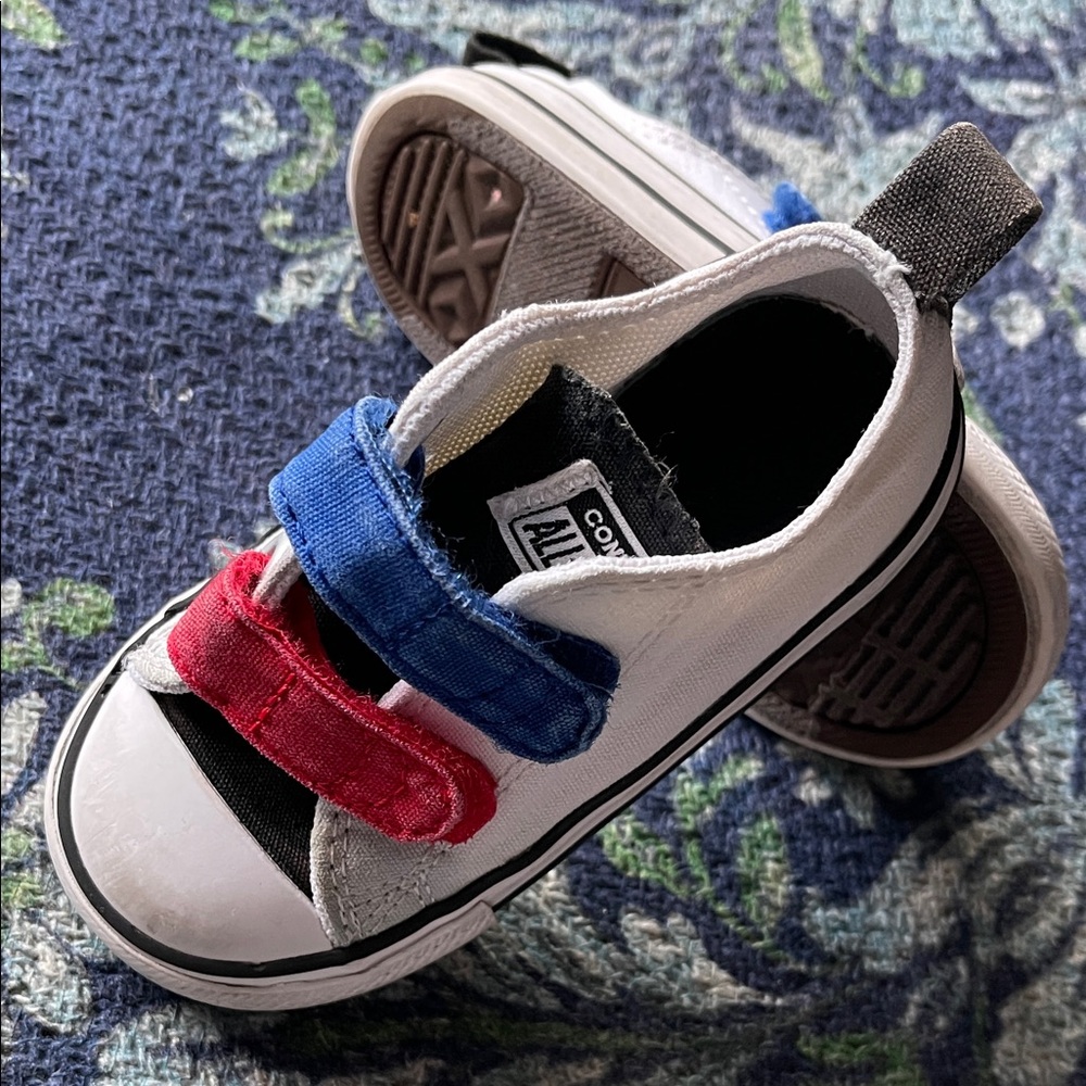 Chuck Taylor All Star Easy-On Twill Low Top - red white and blue